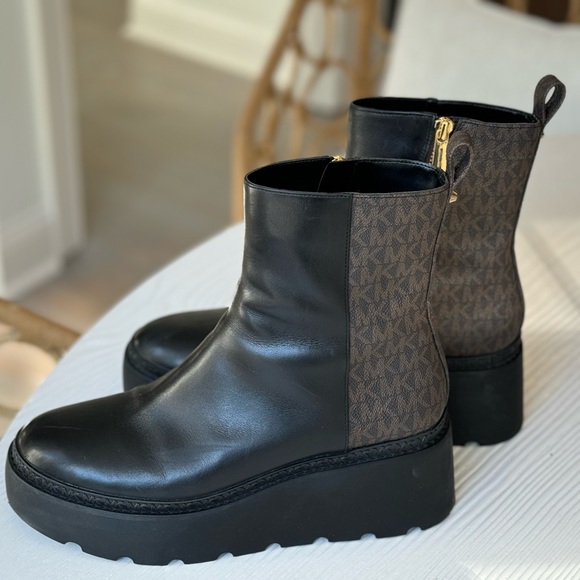 Woman's Boots MICHAEL Michael Kors Geller Wedge Bootie size 9 - Picture 2 of 6